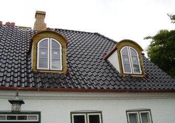 Wymiana pokrycia dachowego w domu jednorodzinnym