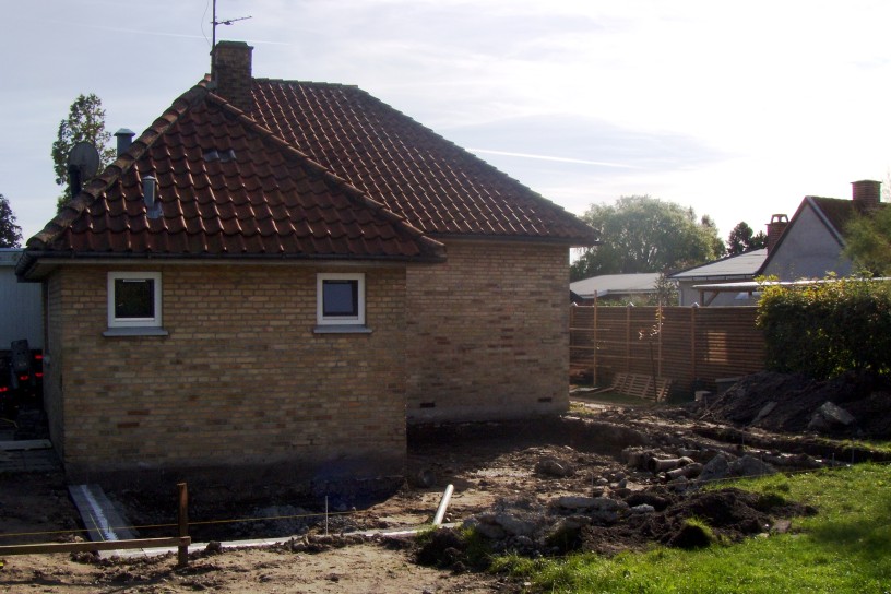 Rozbudowa domu ze zmianą pokrycia dachowego, remont generalny