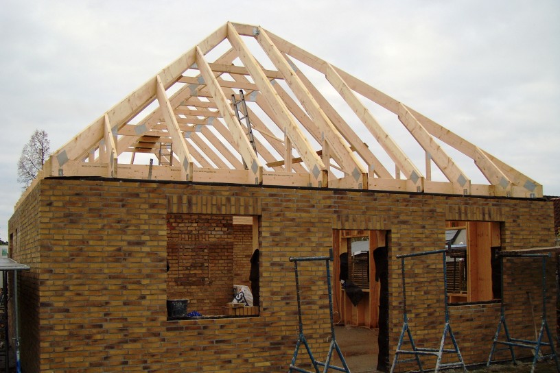Rozbudowa domu ze zmianą pokrycia dachowego, remont generalny